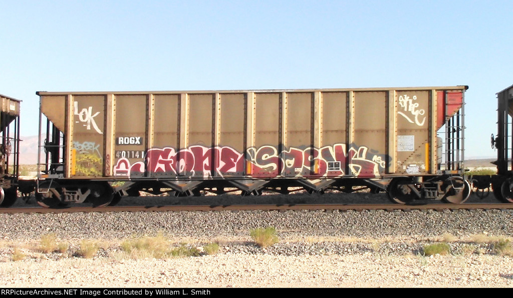 WB Unit Loaded Hooper Frt at Erie NV W-MdTrnSlv-Pshrs -101